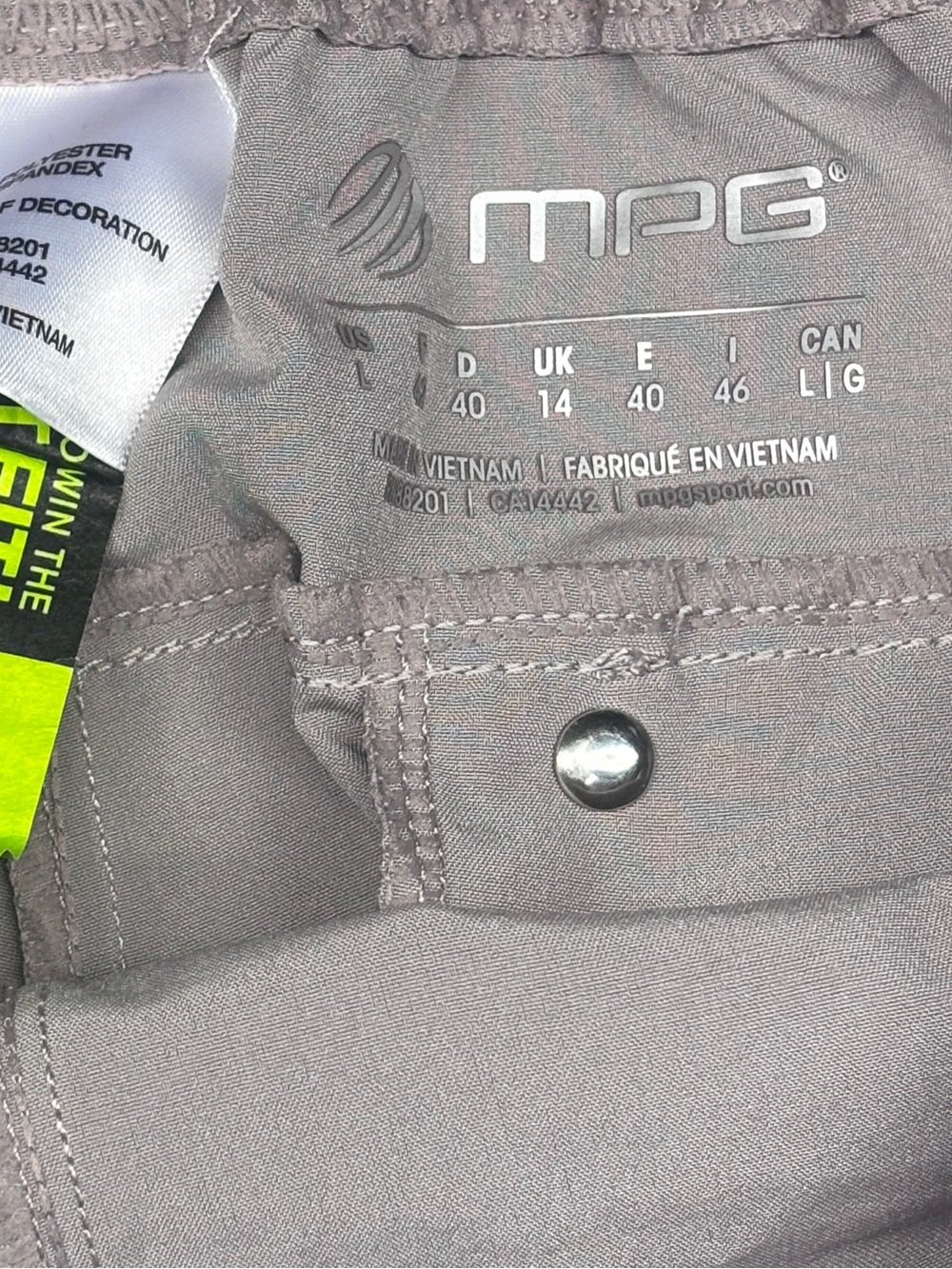NWOT MPG Light Gray Travel Shorts w Pockets&Drawstring Shorts; Nvr Washd or Worn - Picture 3 of 8